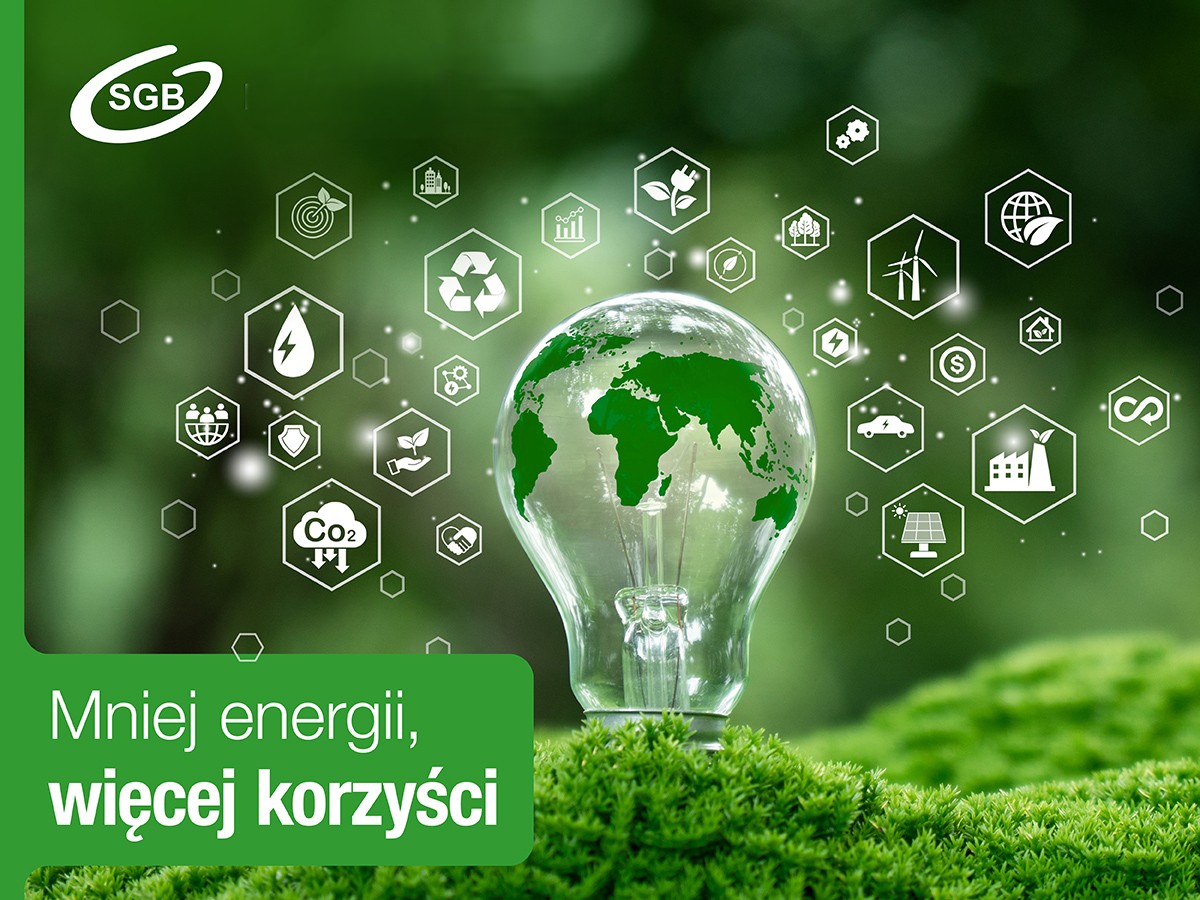 żarówka na zielonym tle