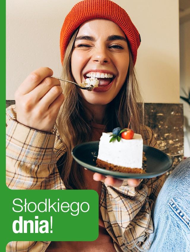 kobieta jedząca ciasto