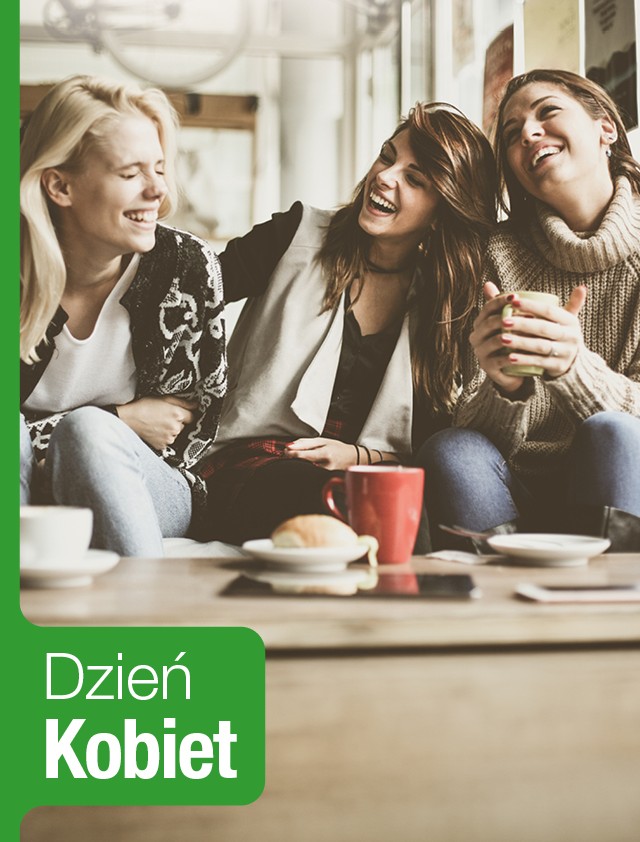 kobiety siedzące na sofie